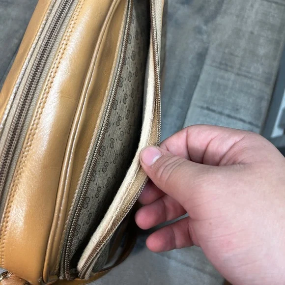 Gucci GG Vintage Gucci Brown Leather Signature Crossbody Shoulder Bag Purse - Picture 5 of 12